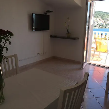 Apartments Crnjac Trogir Zimmer foto